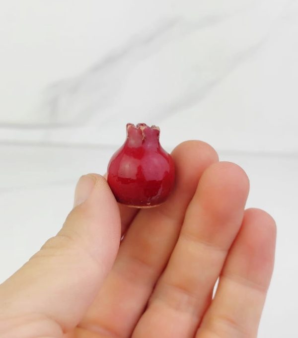Mini Handmade Ceramic Pomegranate – Red Wedding Favor (1 cm) - Image 2
