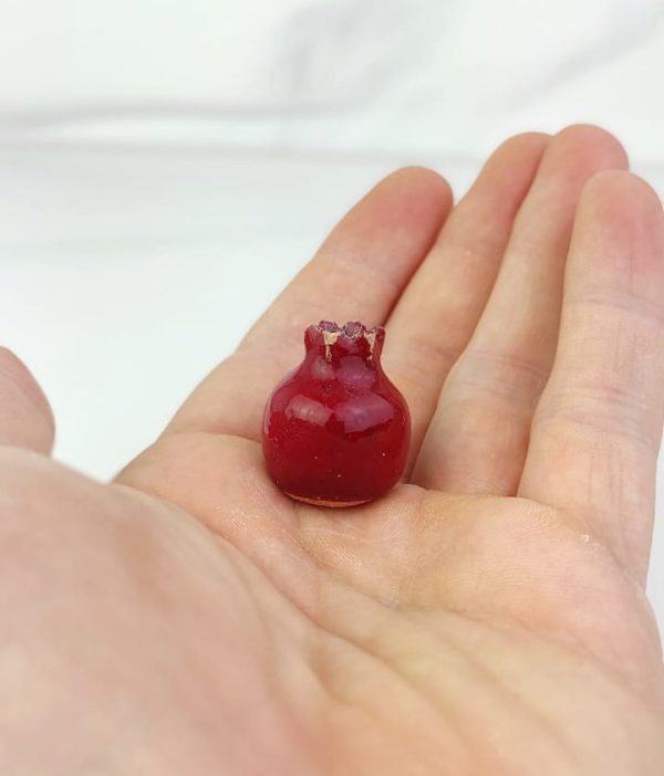 Mini Handmade Ceramic Pomegranate – Red Wedding Favor (1 cm) - Image 3