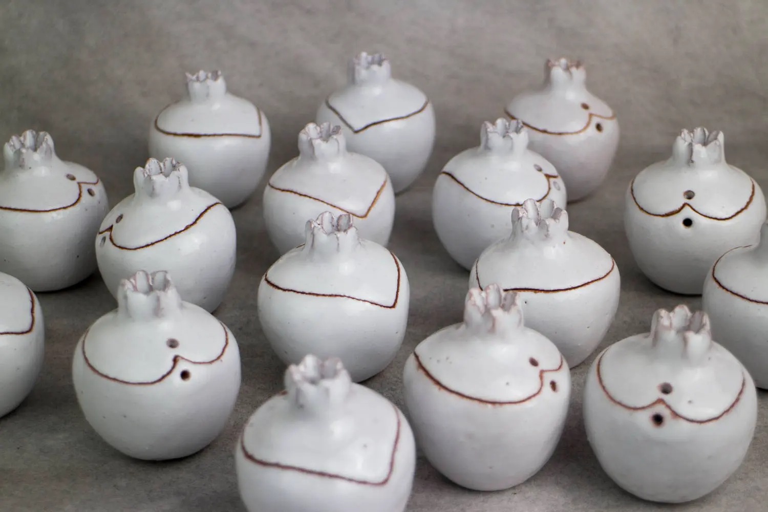 White Pomegranate wedding favor and gift, ceramic secret box pomegranate, pomegranate, ceramic pomegranate, wedding favor, wedding gift