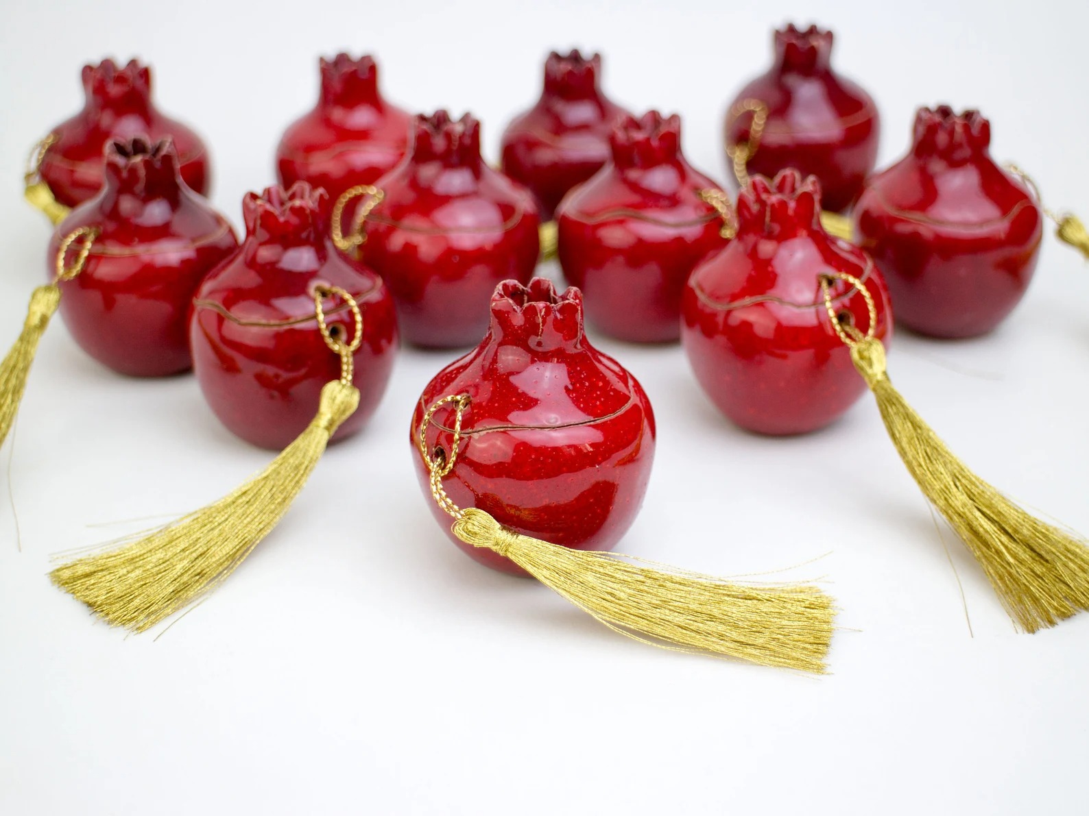 Little pomegranate handmade wedding favor box, birthday favor box, party favor pox, ceramic favor box handmade, ceramics and pottery, gift - Image 2