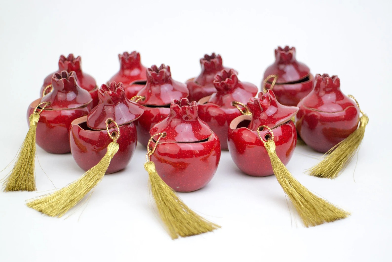 Little pomegranate handmade wedding favor box, birthday favor box, party favor pox, ceramic favor box handmade, ceramics and pottery, gift - Image 7