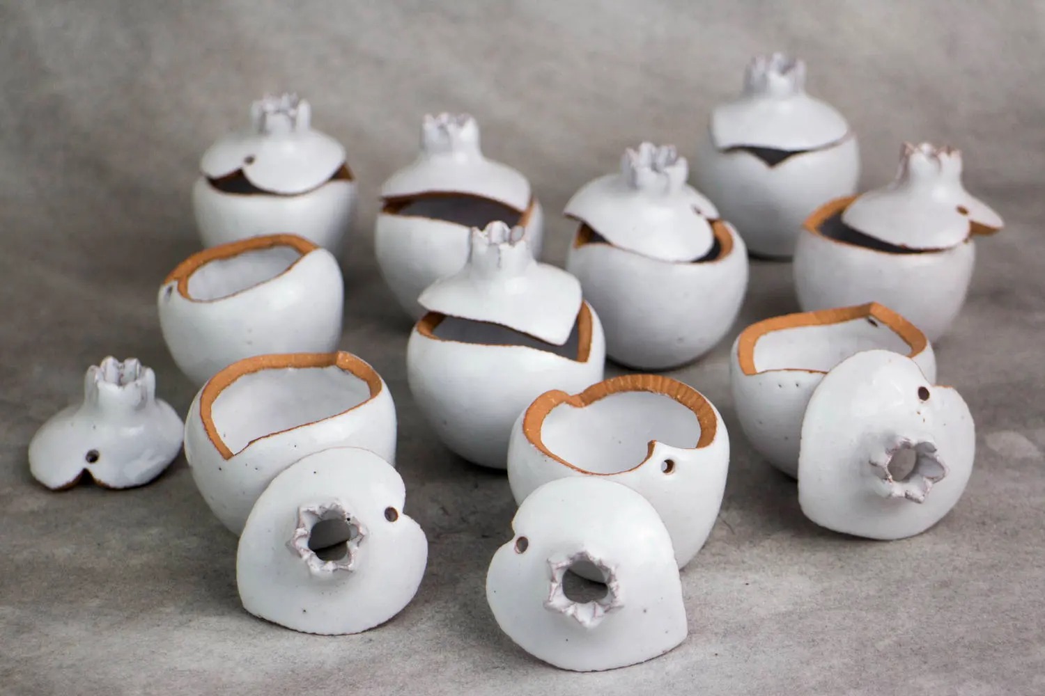 White Pomegranate wedding favor and gift, ceramic secret box pomegranate, pomegranate, ceramic pomegranate, wedding favor, wedding gift - Image 3