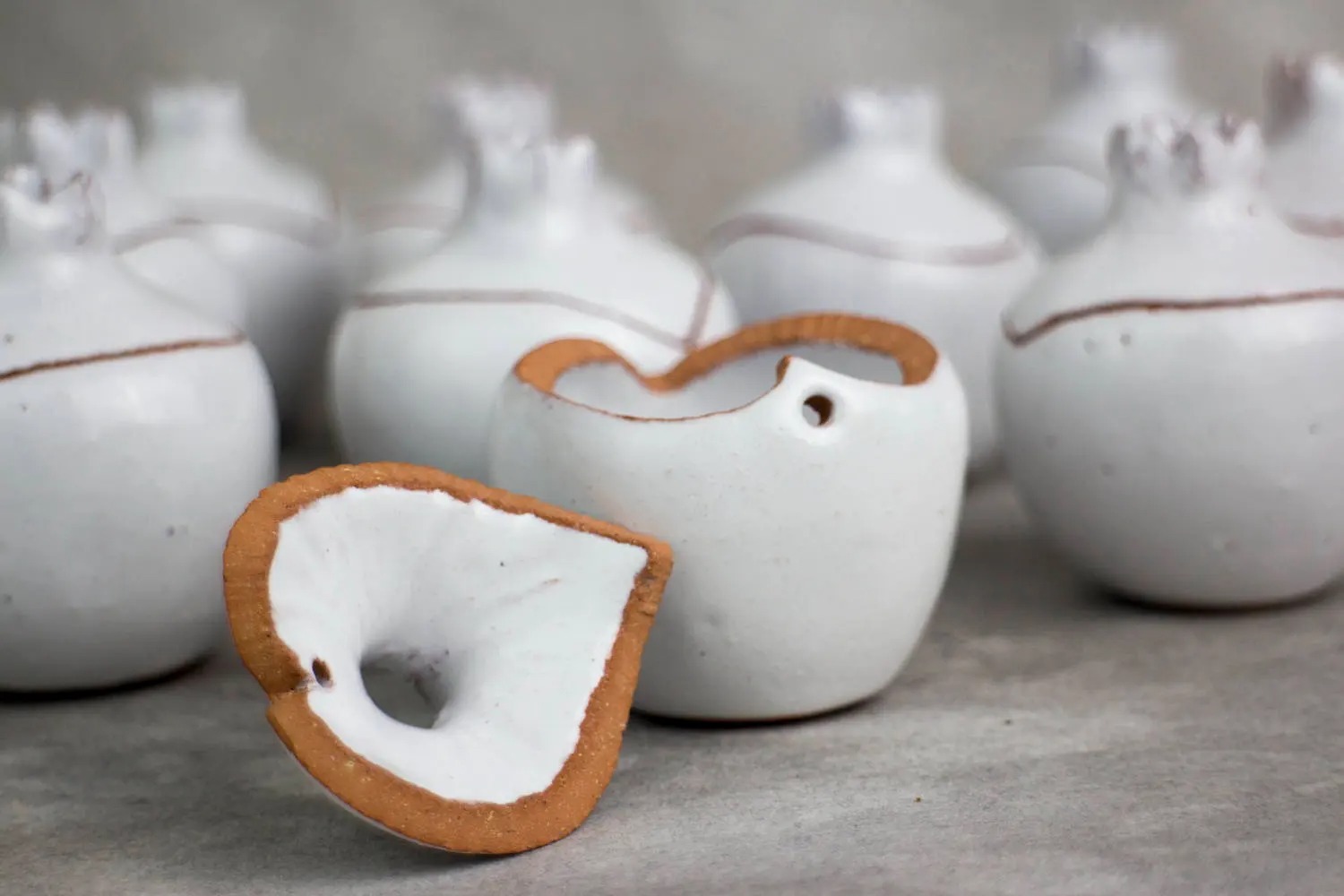 White Pomegranate wedding favor and gift, ceramic secret box pomegranate, pomegranate, ceramic pomegranate, wedding favor, wedding gift - Image 8